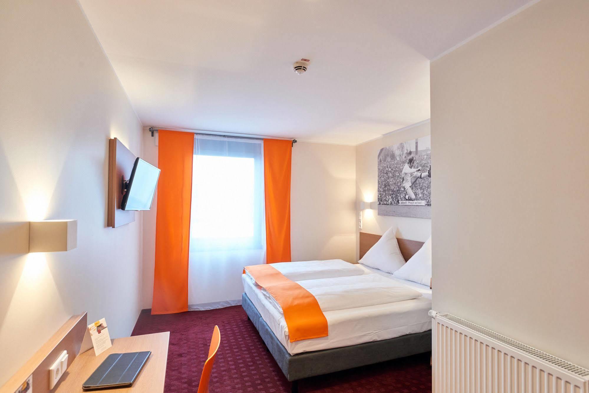 Mcdreams Hotel Moenchengladbach Exterior photo